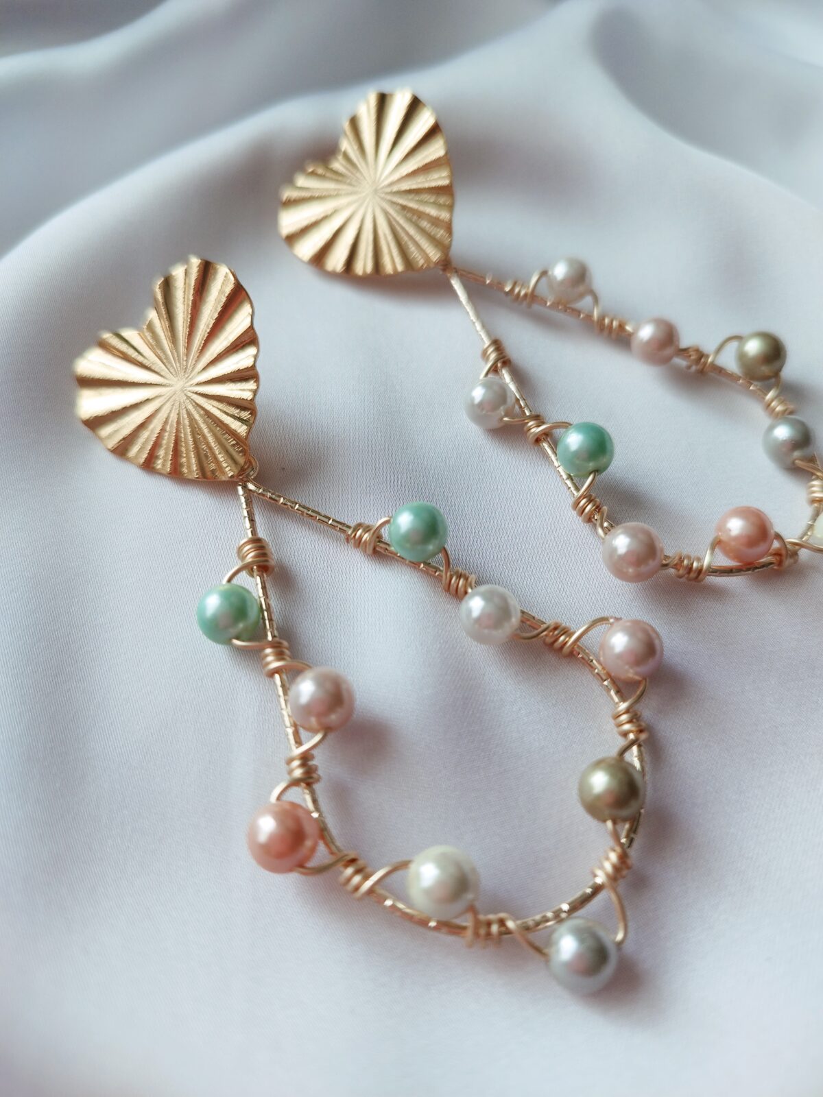 Aretes con base de gota antorchados en alambre con piedras naturales – Topos de Bronce - Imagen 2