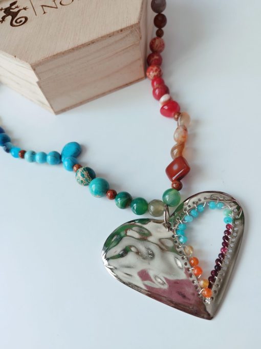 Collar en Piedras naturales - con Dije de Corazón tejido con piedras - Imagen 2