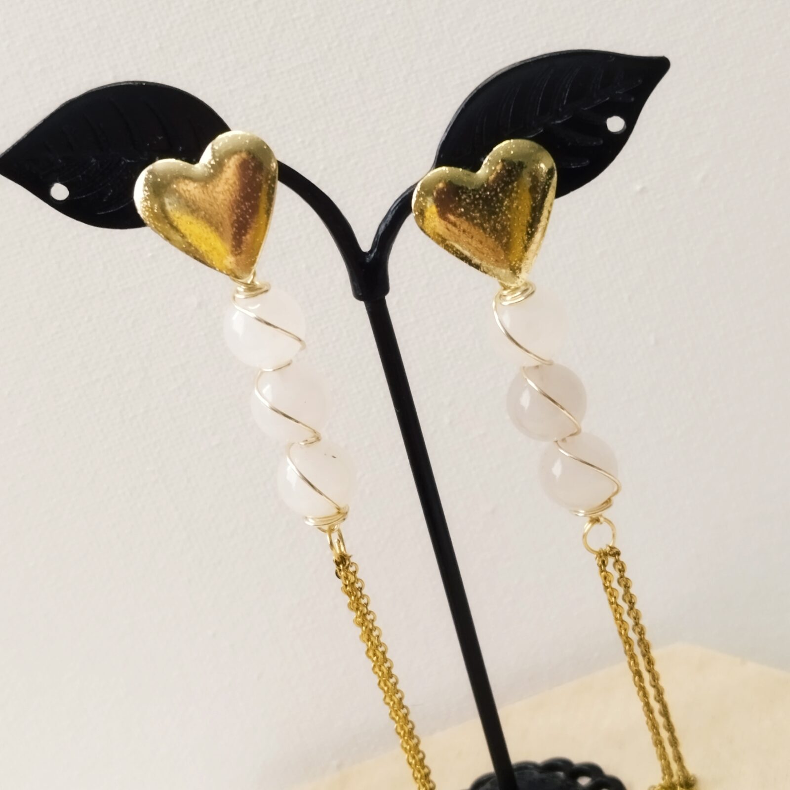 Aretes  de Piedras naturales de Cuarzo Rosa - Topos dorados y cadenas de acero