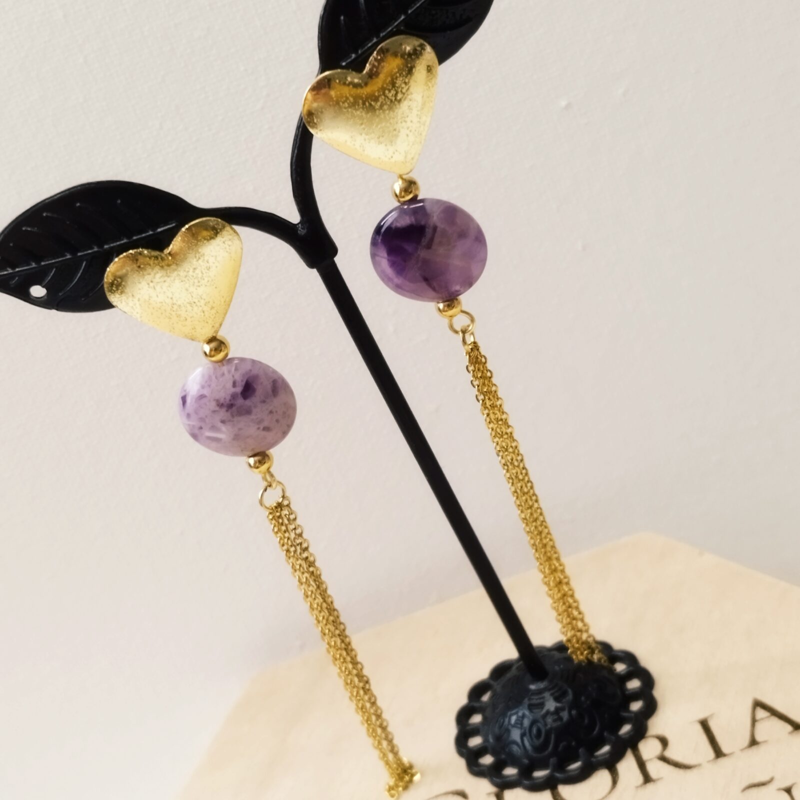 Aretes de Piedras naturales de Amatista - Topos dorados y cadenas de acero