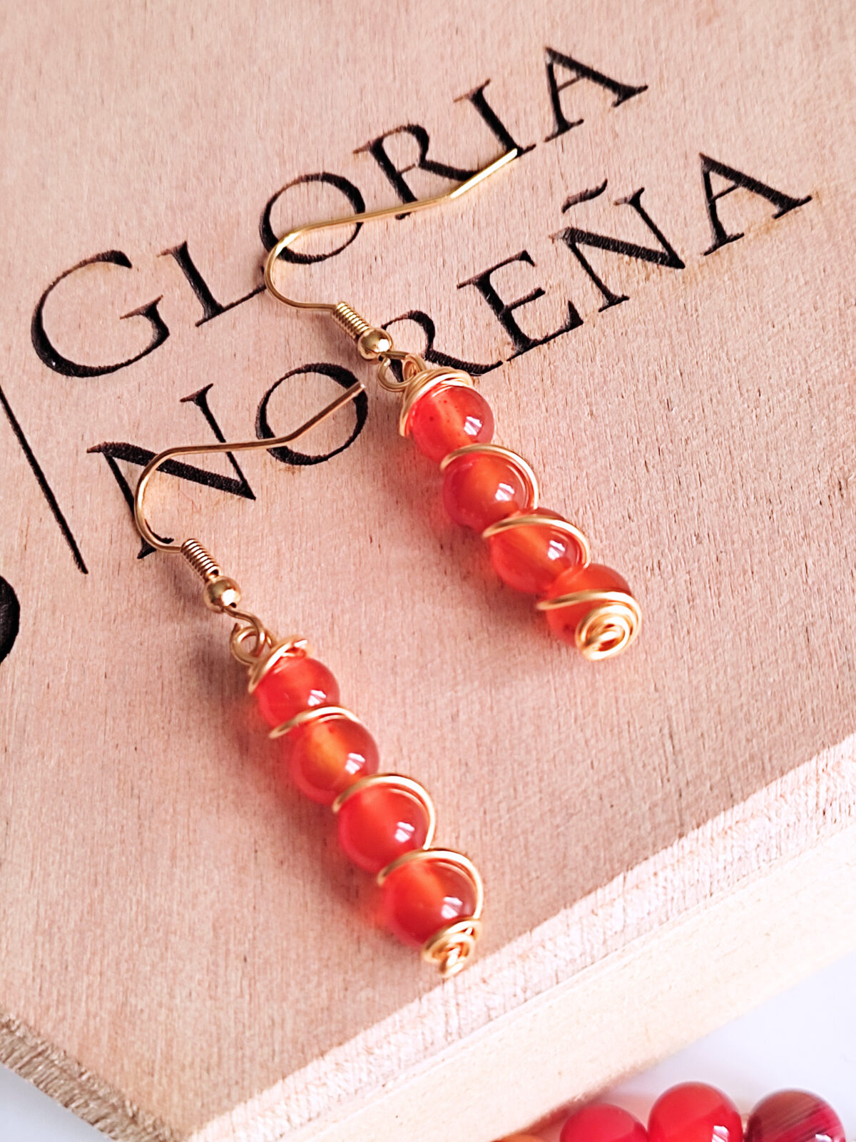 Aretes de Piedra Natural pequeña con Alambrismo - Imagen 3